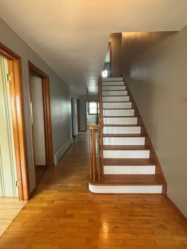 Photo - 2 N Kniffin St