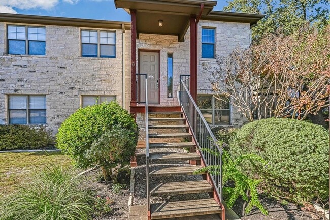 Building Photo - 4307 Eck Ln Unit 107