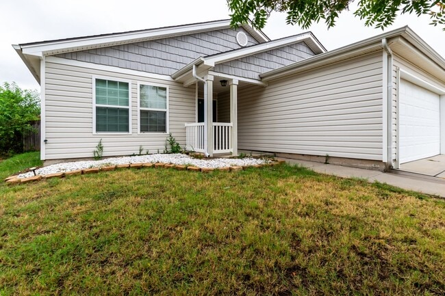 Building Photo - 15316 Nightshade Dr
