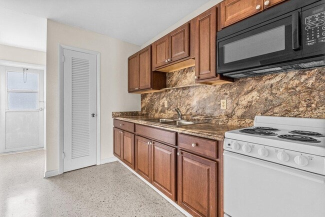 Photo - 751 Hummingbird Way Unit 6