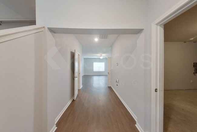 101 Mayflower Cir