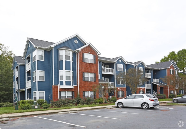 Arium Lake Norman - Greys Harbor at Lake Norman