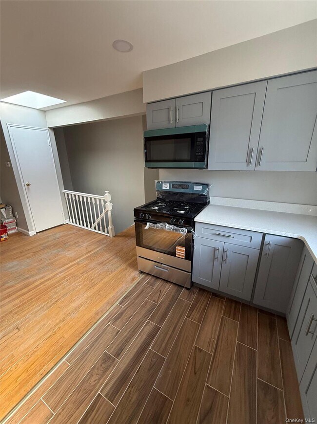 Photo - 5606 Riverdale Ave