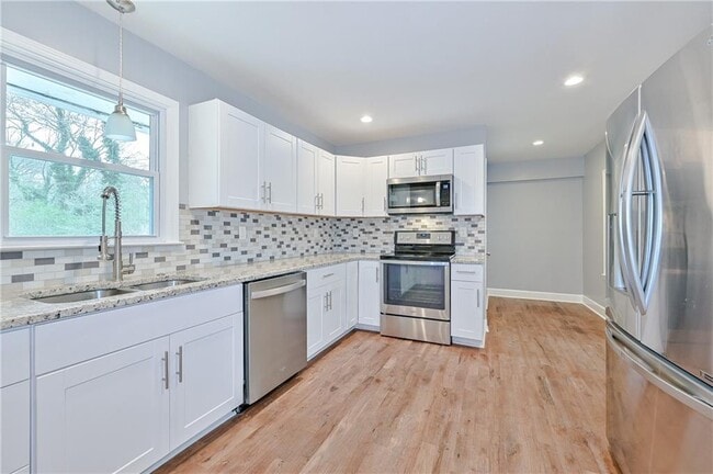 Photo - 1421 Thunderwood Ct SW