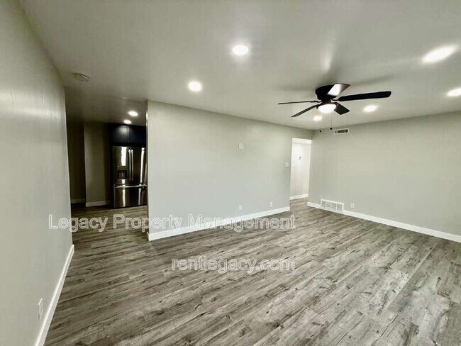 Photo - 6920 Demaret Dr