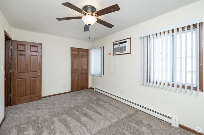 3 habitaciones, 1,5 baños - 1060 pies cuadrados - Dormitorio principal - Arrowhead Apartments & Townhomes