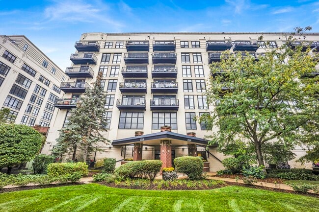Building Photo - 1524 S Sangamon St Unit 514