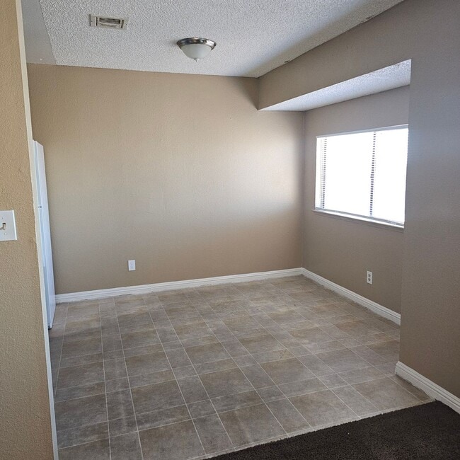 2341 Exeter Dr Unidad C