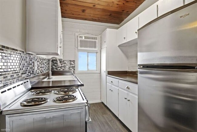 Photo - Midtown on 2nd