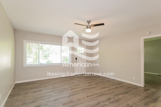 Photo - 2220 Gaebler Ave