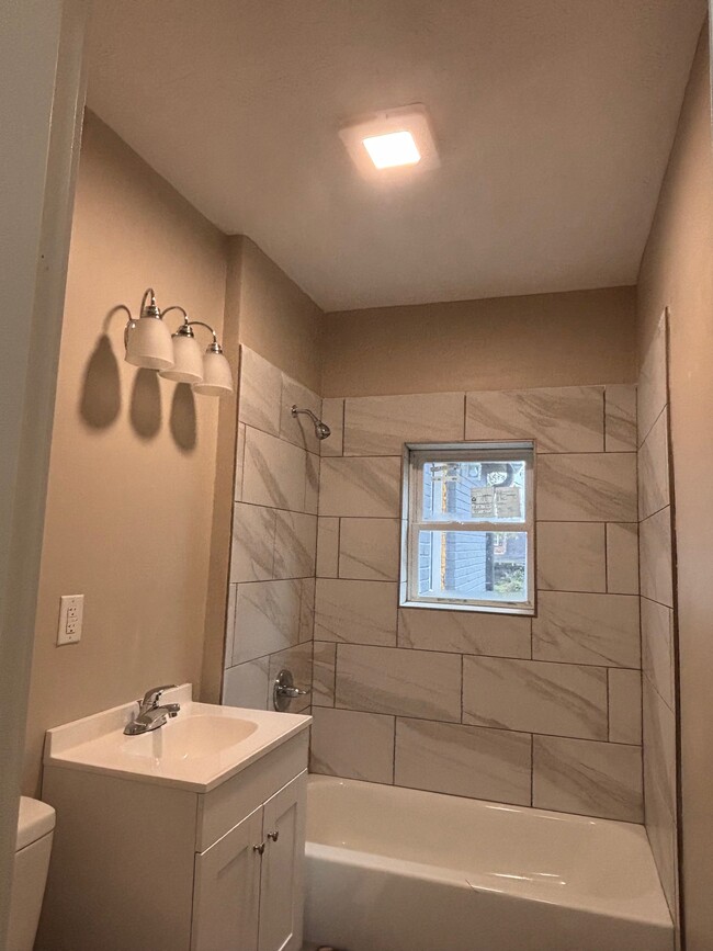 Photo - 818 Kurtz St