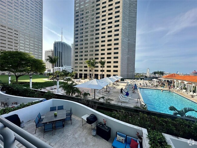 Building Photo - 335 S Biscayne Blvd Unit 810 Rental