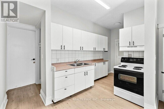 Photo - 67 Ontario Ave