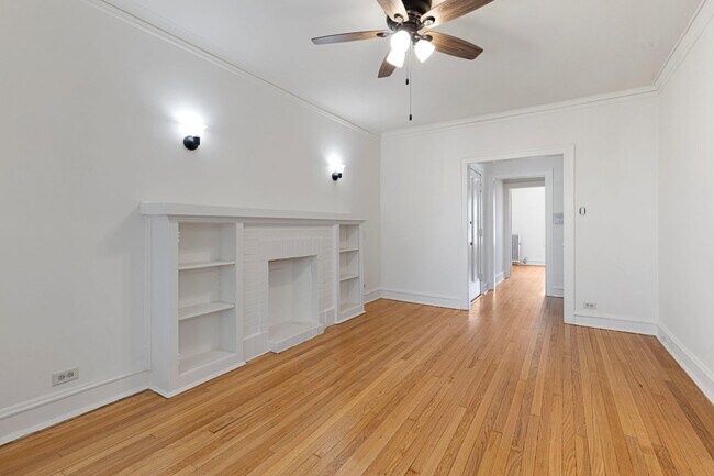 Photo - Sunny Lincoln Square Unit 2633-2