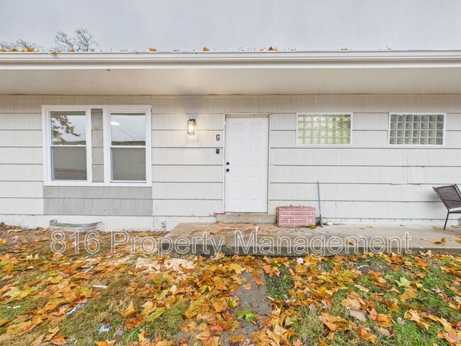 Building Photo - 7560 Prospect Ave Unit 7560 Prospect Ave- G