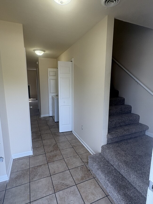 Photo - 1612 Highland Way