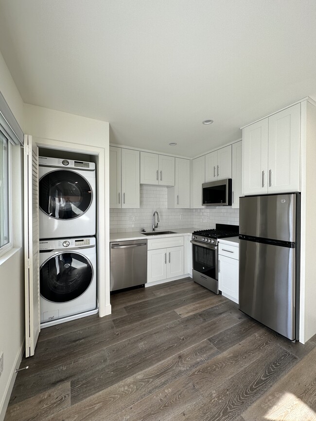 Unit C - Pacific Apartment Homes at Ermanita