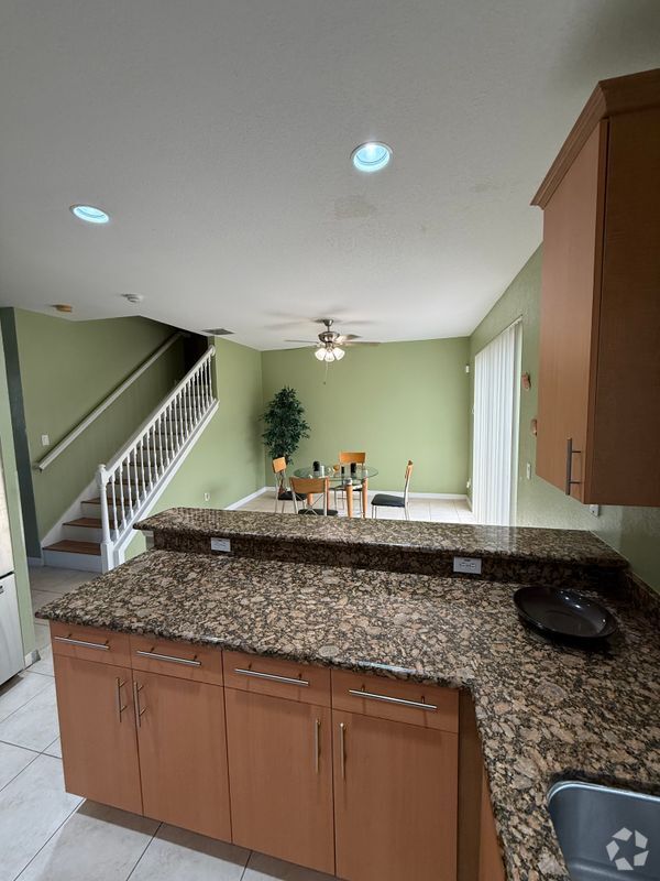 Building Photo - 1319 Clove Dr Rental