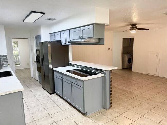 Photo - 7015 Pyron Way