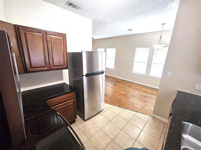 Photo - 1927 W 10th St