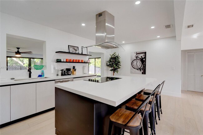 Photo - 347 NE 110th St