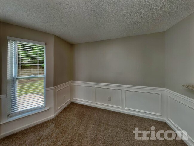 Photo - 111 Darbys Run Way