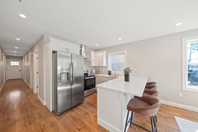 Building Photo - 52 Bellevue St Unit 2