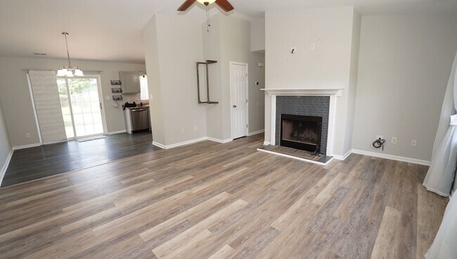 301 Scranton Ct