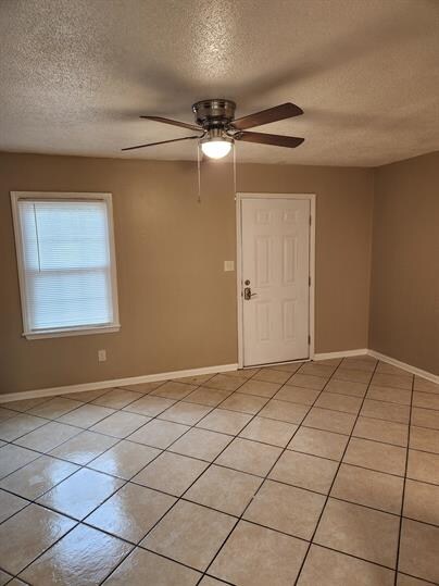 Photo - 2821 Club Plaza Rd Unidad C