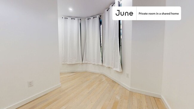 Building Photo - Room in Shared 4 bed/2 bath home