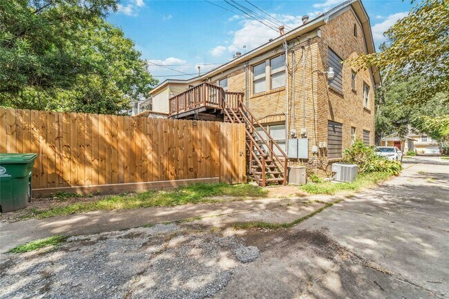 Photo - 1411 Kipling St Unit 2