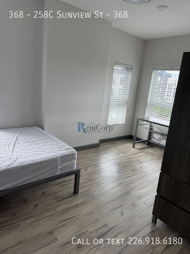 Photo - 258C-258C Sunview St