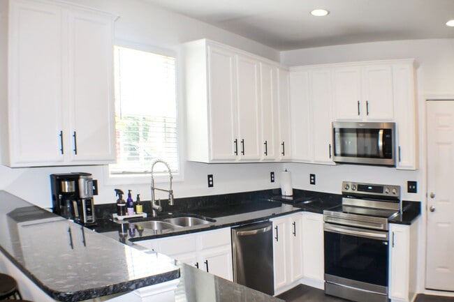 Photo - Fully furnished - single family