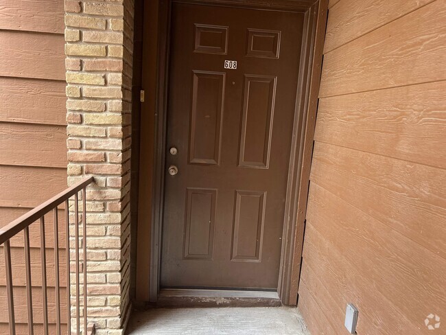Building Photo - 1752 Tiara Trail Unit 608-F Rental
