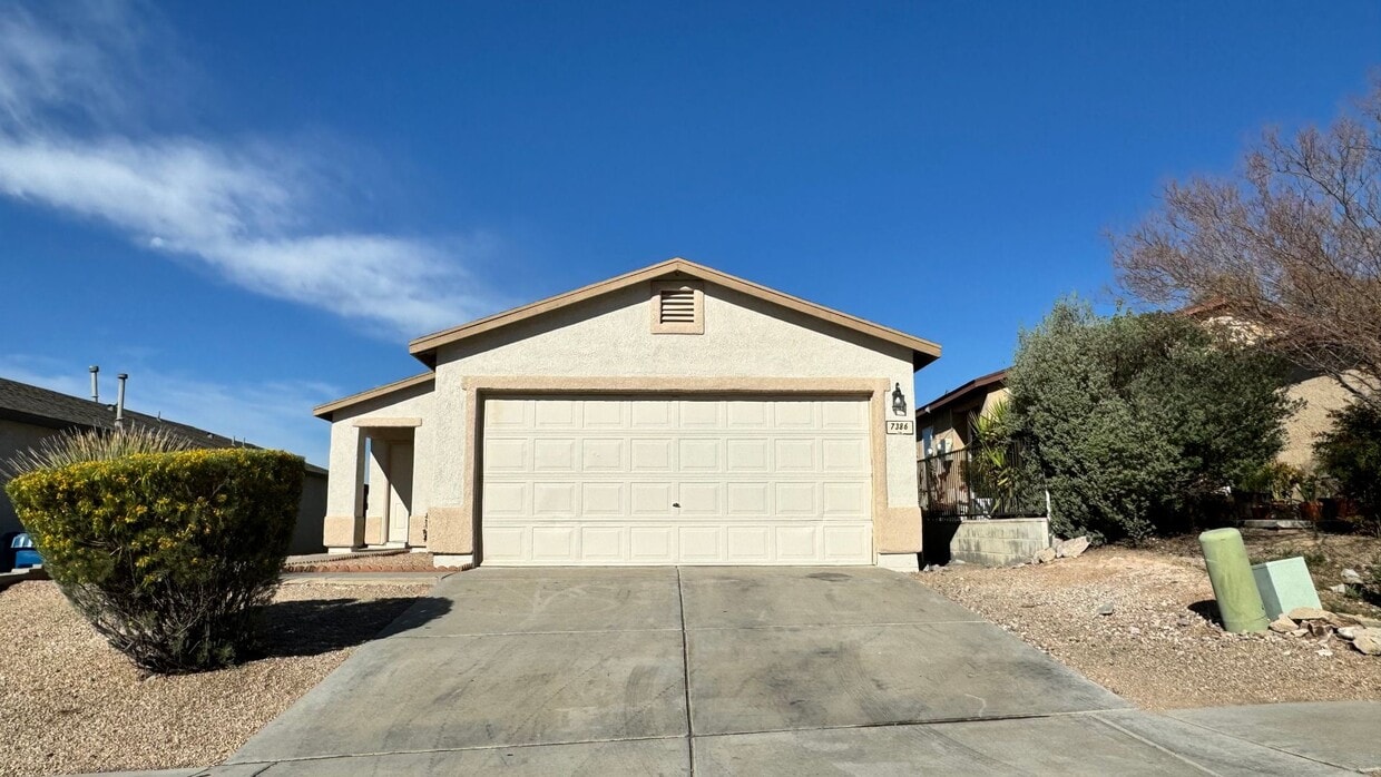 Southwest - 3 bedroom, 2 bath house with a... - Southwest - 3 bedroom, 2 bath house with a...