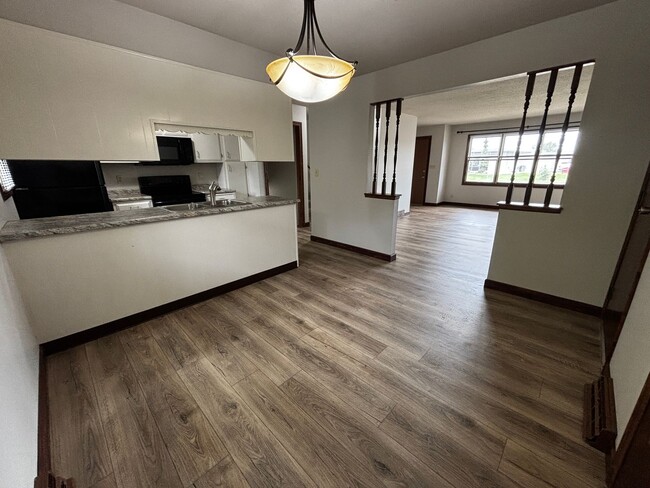 Photo - 3 Bedroom 2 Bath Duplex