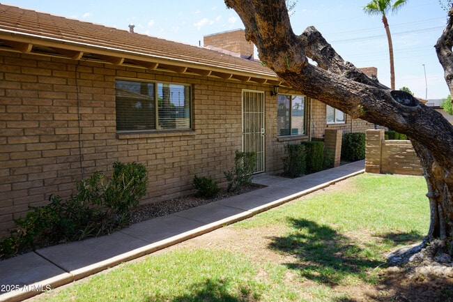 Building Photo - 2725 S Rural Rd Rental