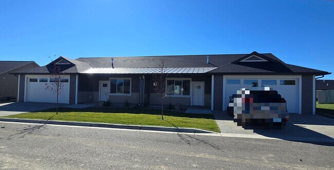 Building Photo - 6314/6316 Decker Lane Unit 6316 Decker Ln