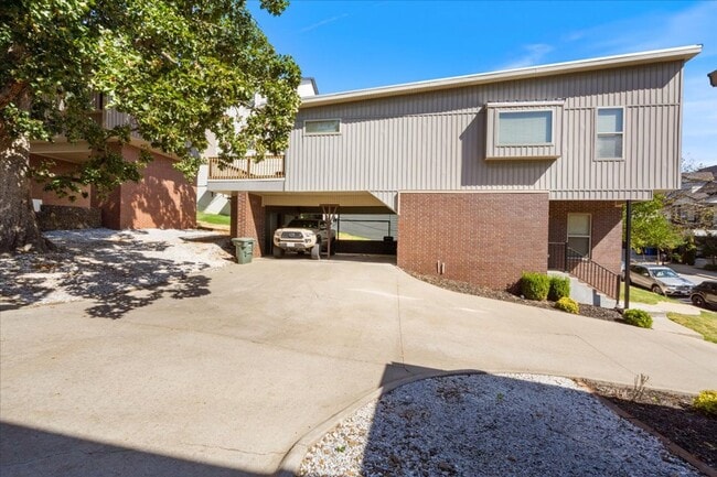 719 Oakland Ave