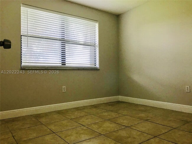 565 NW 100th Pl Unit 203