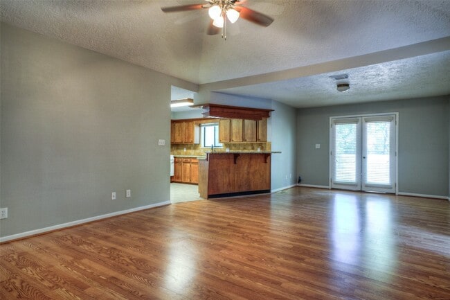 Photo - 25 Shady Oak Ln House