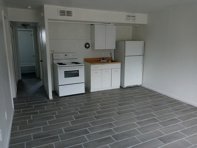 Building Photo - 1821 Alcoy Rd Unit 3 Rental