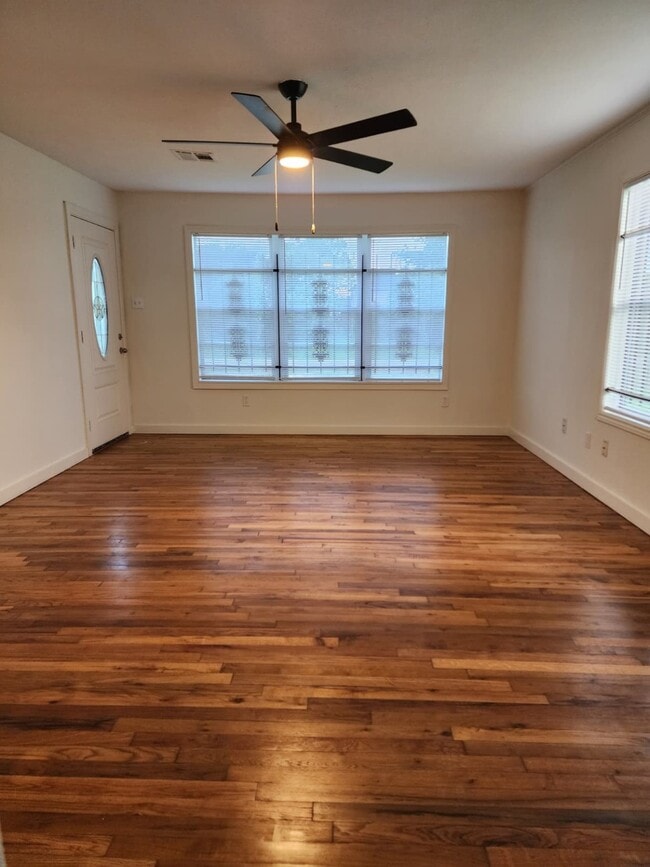 Photo - 5309 Ricky St