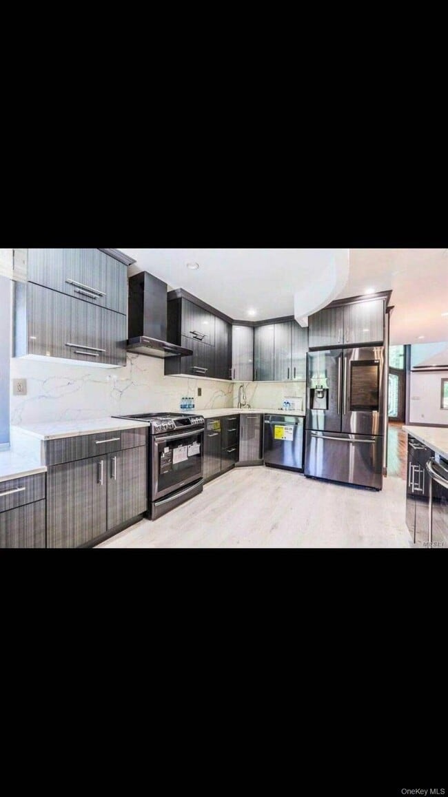 Photo - 50-27 175th St