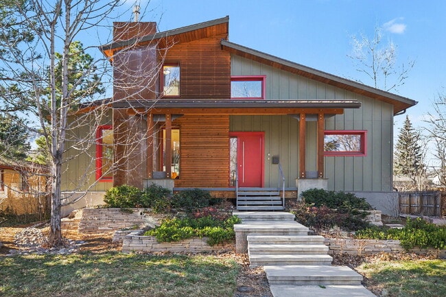 Building Photo - "Modern 4-Bed Boulder Retreat with Granite Elegance & Finished Basement!"