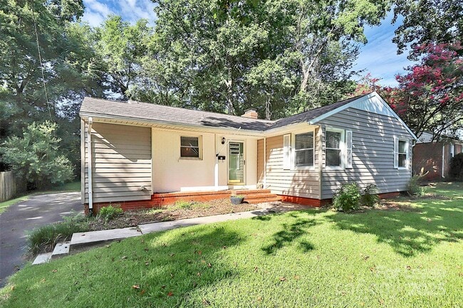 Photo - 228 Seneca Pl