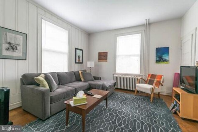 Photo - 720 Gladstone Ave Unit #2