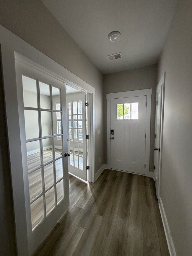 Photo - 201 Woodhouse Way