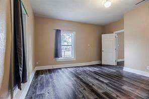 Photo - 3211 Bideker Ave