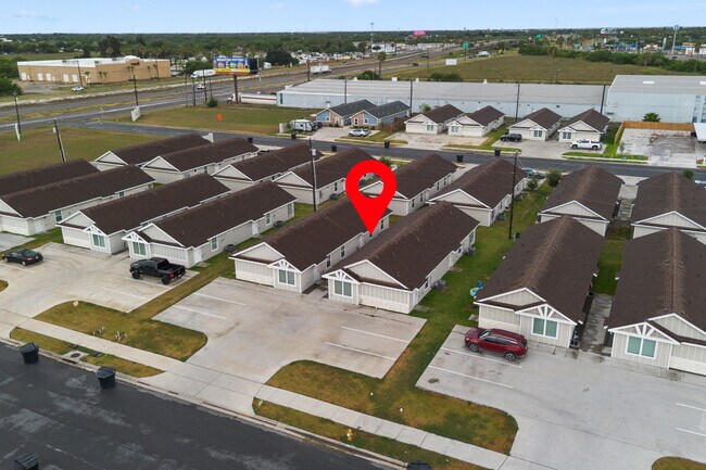 Photo - 2214 Multi National Apartamentos